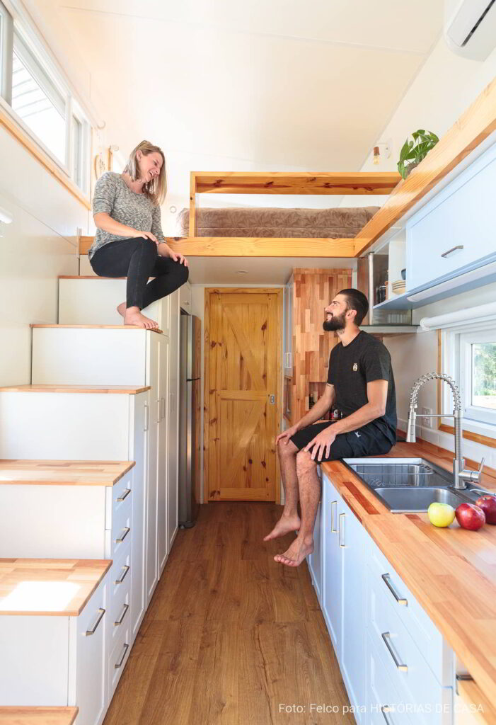 06-decoracao-tiny-house-casa-compacta-sobre-rodas-historias-de-casannm